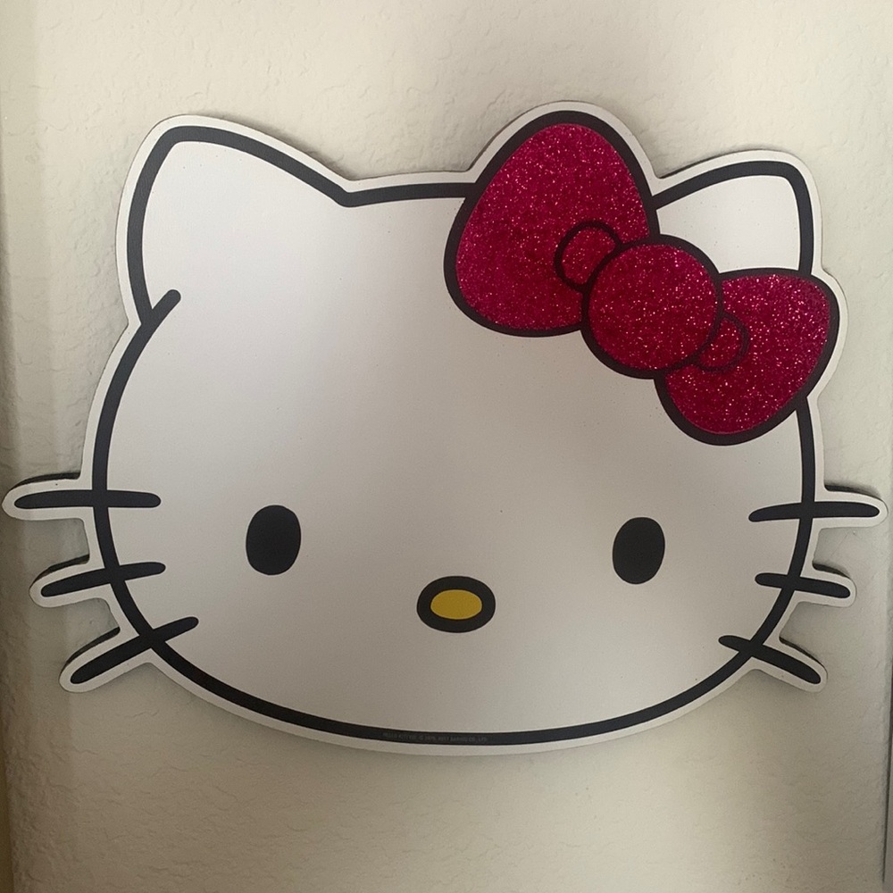 Hello kitty wall room decor